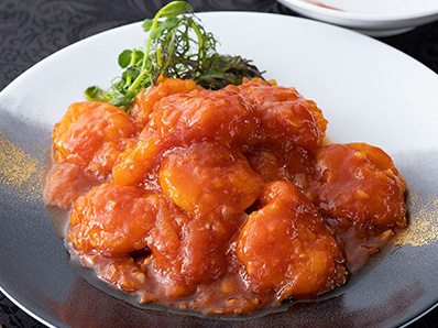 竹籠に入った蟹焼売の画像