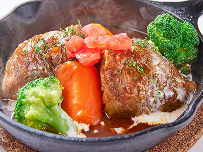 彩り豊かなロールキャベツの画像