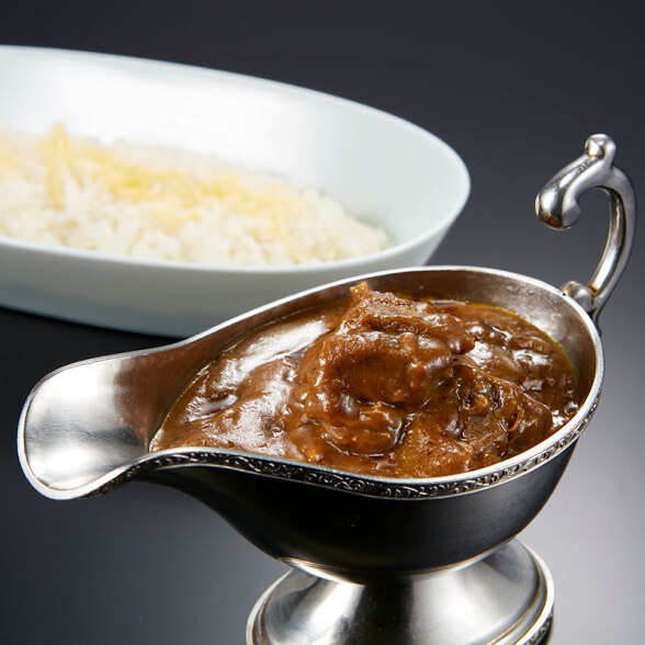 ロケ弁で名を馳せる四谷の名店、オーベルジーヌの王道カレー