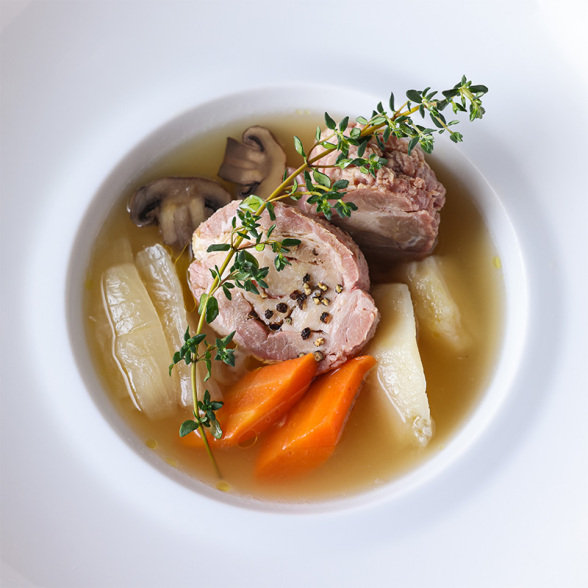 美瑛豚と野菜の旨味が凝縮した本格ポトフ