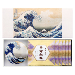 ＜錦松梅＞東京国立博物館 限定ギフト 冨嶽三十六景 神奈川沖浪裏 錦松梅（有田焼容器入・小袋）