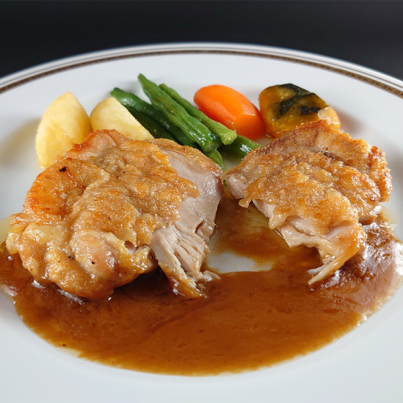 旨みをとじ込めた大山どりもも肉の、ジューシーでしっとりしたソテー