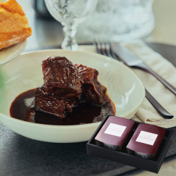 ＜パレスホテル東京スイーツブティック＞国産牛ほほ肉の赤ワイン煮込み 2個セット （化粧箱入り）