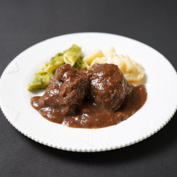 ＜アロマフレスカ銀座＞原田シェフ監修 国産黒毛和牛 牛頬肉の赤ワイン煮【母の日ギフト】