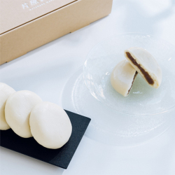 ＜片原饅頭＞片原饅頭