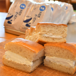 ＜アガタベーカリー＞牛乳パン