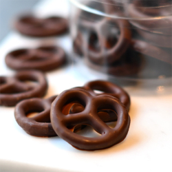 ＜CHOCOLATERIE CAMEL（ショコラトリーキャメル）＞チョコレートプレッツェル（サモアダーク）