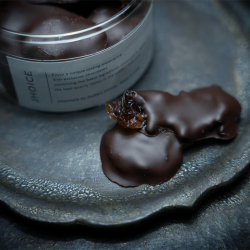 ＜JHOICE laboratry（ジョイス ラボラトリー）＞南高梅のコンフィショコラ