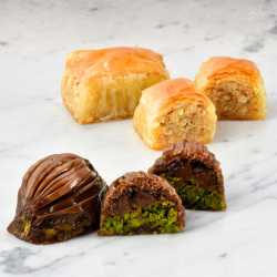 ＜ナーディル・ギュル＞バクラヴァBOX4個入 ホワイト