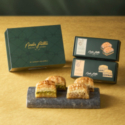 ＜ナーディル・ギュル＞バクラヴァBOX4個入 オリジナル