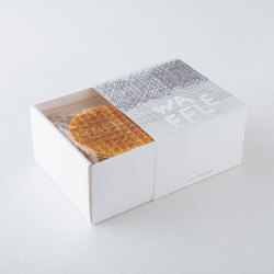 ＜菓心おおすが・＆Anne（アンドアン）＞ハニーワッフルBOX