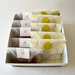 ＜菓心おおすが＞おいもさん・餅粉のどら焼き10個入