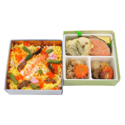 ＜ゆしま扇＞二段重ね弁当