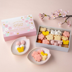 ＜ヨーグルト フォーシーズンズ＞ヨーグルトさくらクッキー缶 大