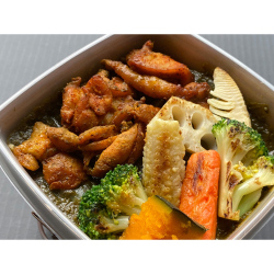 ＜サラダデリマルゴ＞サラダ屋の長野ほうれん草カレー