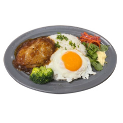 ＜リッチポテトコロッケ東京＞ビーフハンバーグロコモコ(オニオンペッパーソース)