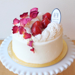 ＜アンフィニ＞厳選いちごのショートケーキ4号【店頭受取】