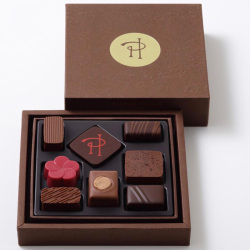 ＜ピエール・エルメ・パリ＞アソリュティマン ド ショコラ 8個入り【店頭受取】